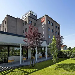 Ibis Firenze Prato Est Szálloda